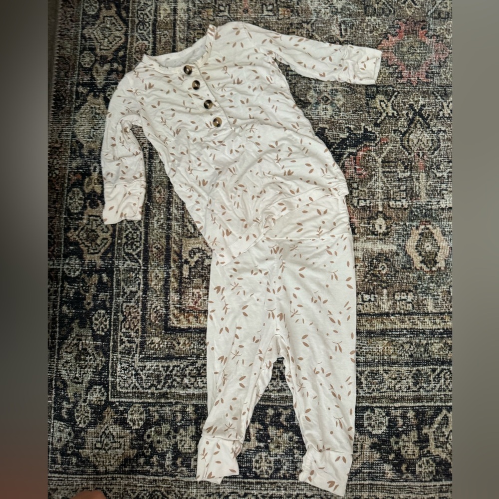 Lou Lou & Company Cream Leaf Print Kids Pajama Set